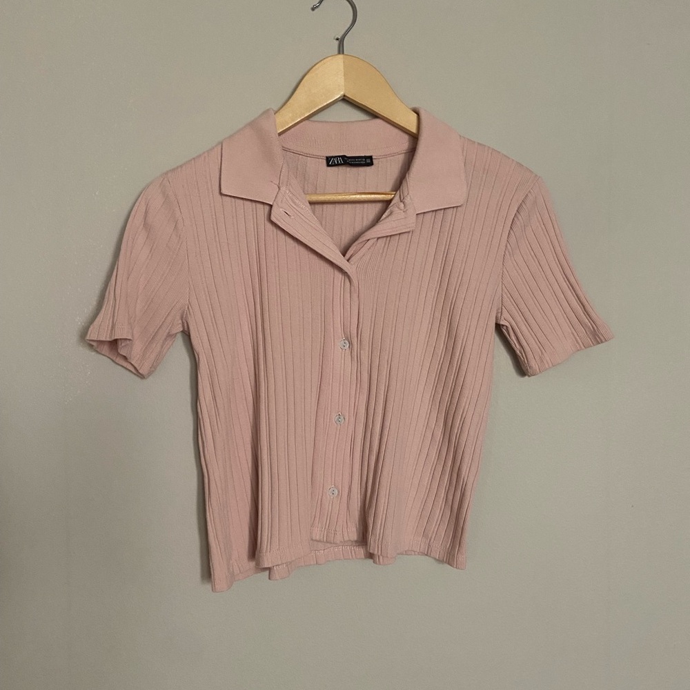 Zara Light Pink Ribbed Cropped Button Down Shirt